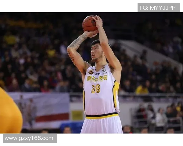 武汉篮球队以64分领跑大师赛积分榜展现强劲实力